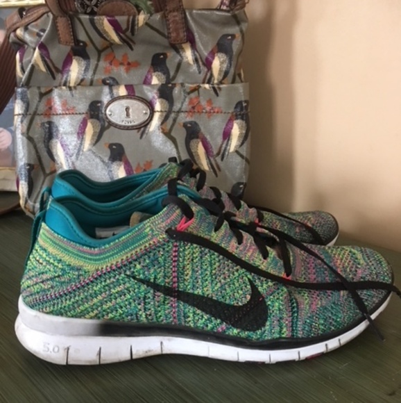 Nike Shoes - Nike Free 5.0 Flyknits